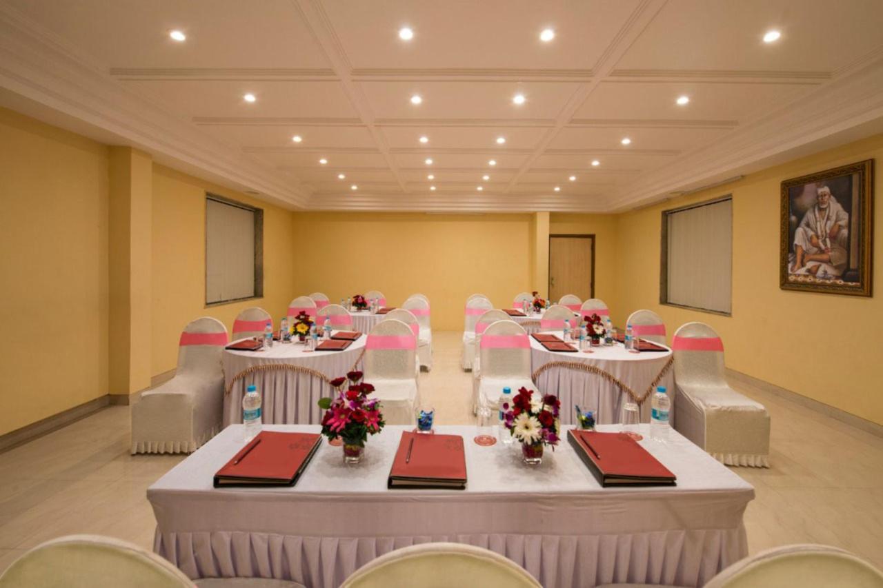 Hotel Abigail Goradia'S Shirdi Εξωτερικό φωτογραφία